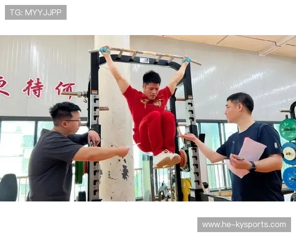 中国举重青年队在科研支持下优化力量训练方案 中国举重青年队在科研支持下优化力量训练方案